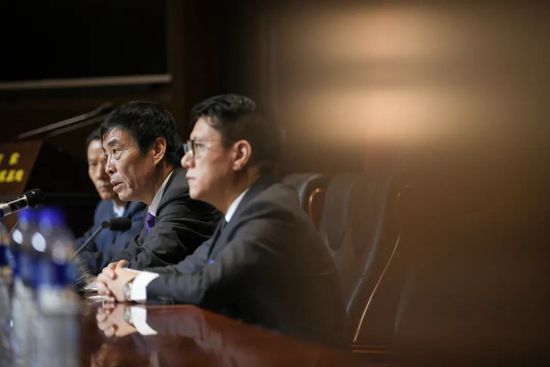 上个赛季82场比赛中，勇士共有2次这样的表现。